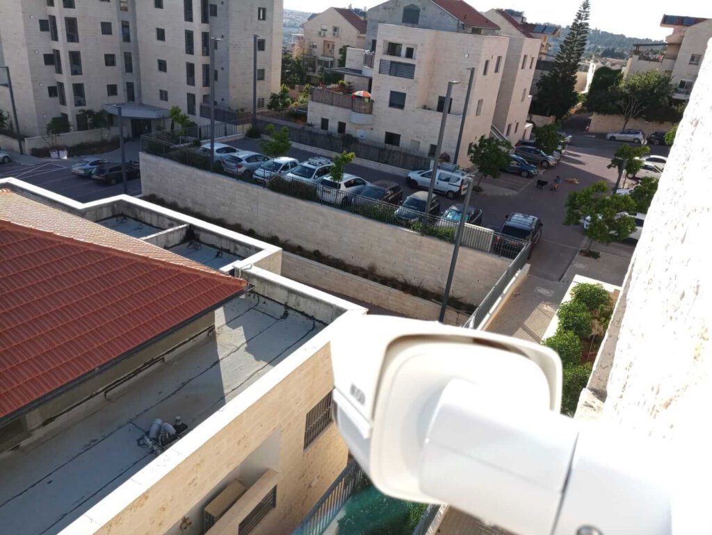 מצלמות אבטחה יעילות ואיכותיות להגנה על בתים ועסקים באור יהודה.