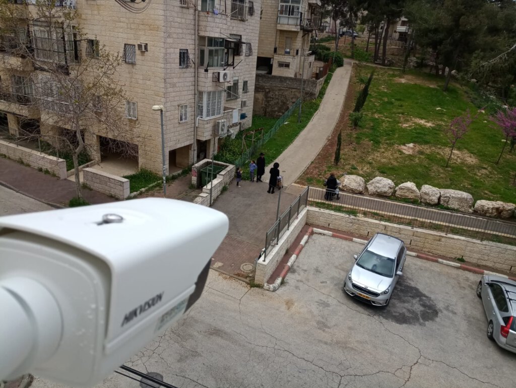 מצלמות אבטחה אלחוטיות: הפתרון המושלם לשמירה והגנה על בתים