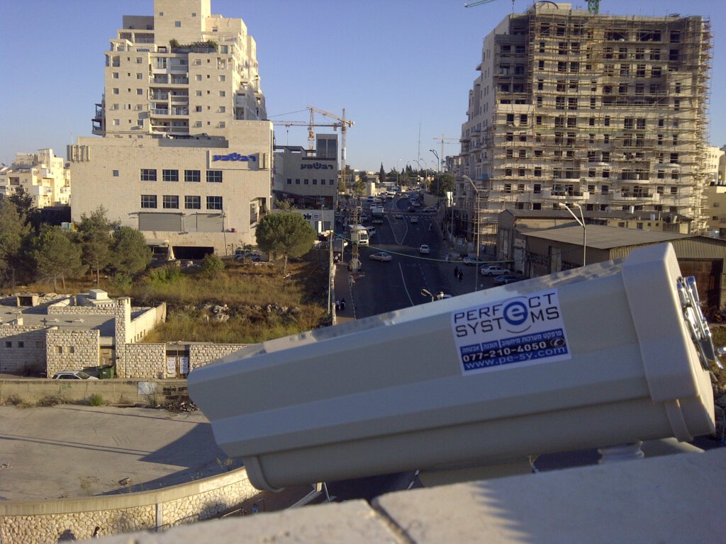 מצלמות אבטחה בבית: שומרות על ביתך